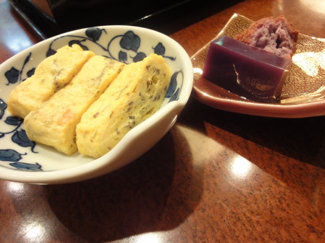 これらはなんと食べ放題。ふわふわ卵焼き！揚げたてサーターアンダギーも食べ放題ですが、私はあのラード感が苦手で・・・一口で満足。