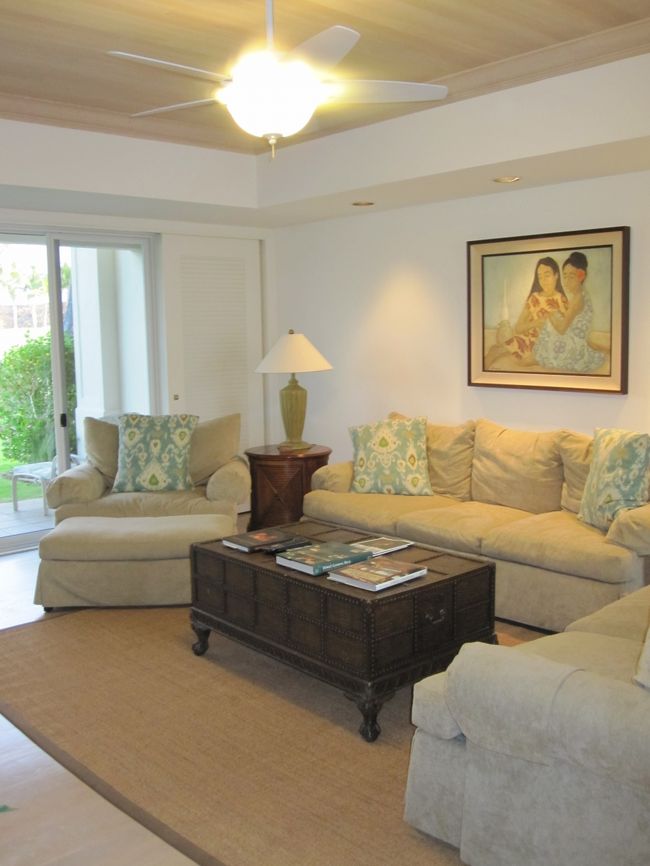 まずは１階のご紹介から。そう今回の宿は２階建て！<br />ここはリビング♪　ひろーーい！