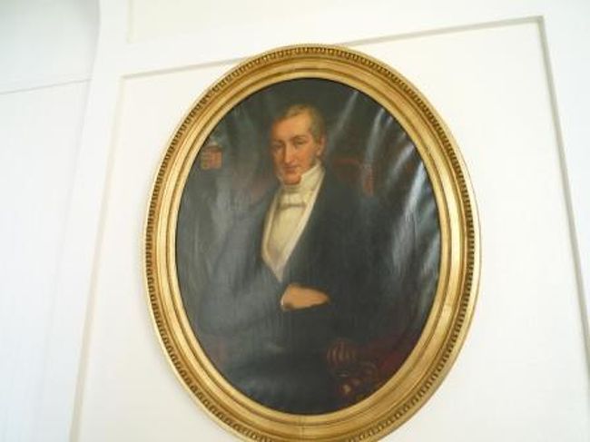 １８３３年、クロード・モエの孫ジャン・レミー・モエは、息子ヴィクター・モエと娘婿ピエール・ガブリエル・シャンドンに会社を譲渡し、モエ・エ・シャンドン社となる。<br /><br />肖像画は、娘婿ピエール・ガブリエル・シャンドン。