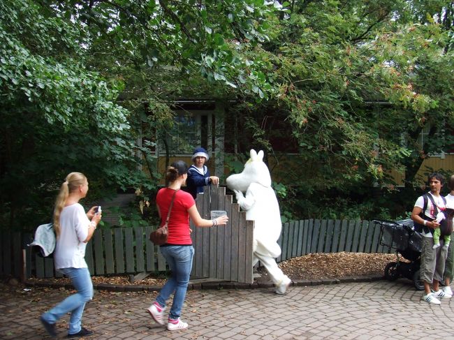 （ショーが終わると、控室へ。）