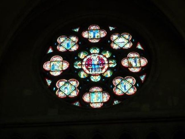 ステンドグラスもキレイ！