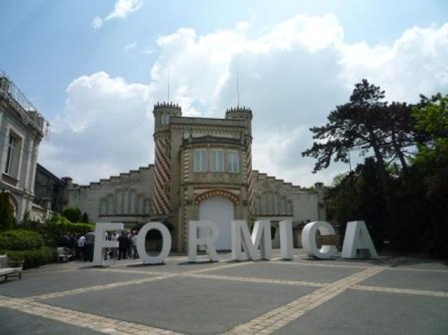 何やら、ある芸術家さんとコラボが始まったばっかりだったみたい。