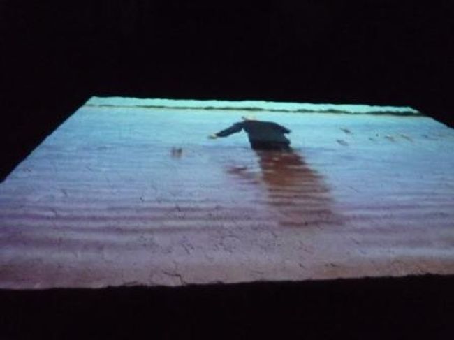 更に、この芸術家さんとコラボみたいで、セラーと言うより小さな美術館みたい。