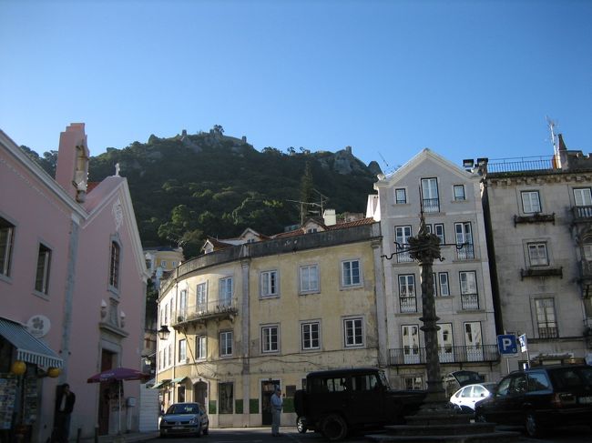 シントラは山の中のこじんまりとした町で、坂道がいっぱいでした。