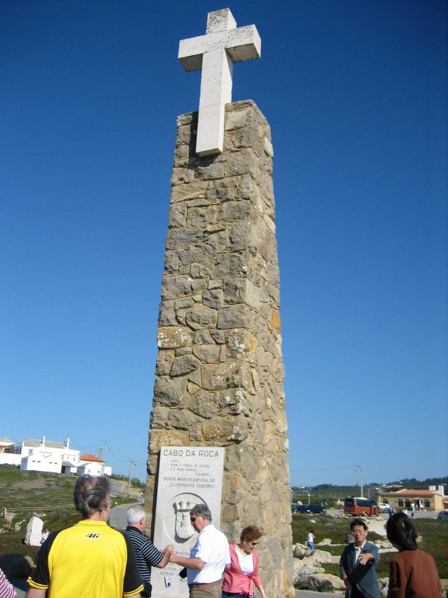 これが有名な「ここに地終わり、海始まる」の文字が刻まれた石碑です。<br />これをタイトルにした、宮本輝さんの小説を昔読みましたが、そのときはまさか自分がここにたてるとは思いませんでした。