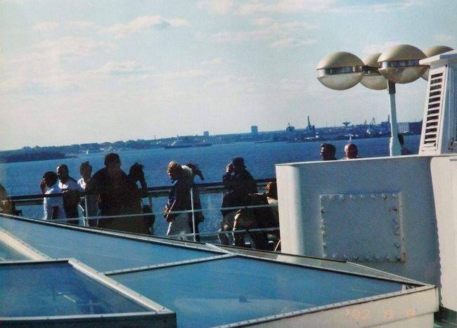 フェリー、デッキ。