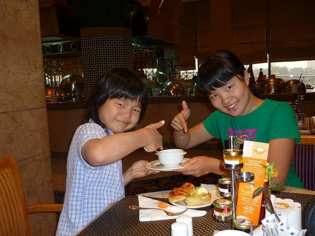 ラムセスヒルトンでの朝食。しっかりいただけました。