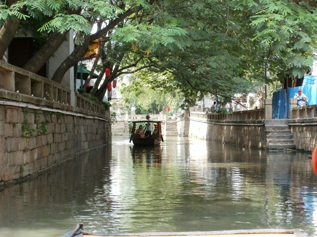蘇州を手漕ぎ船でのんびり遊覧