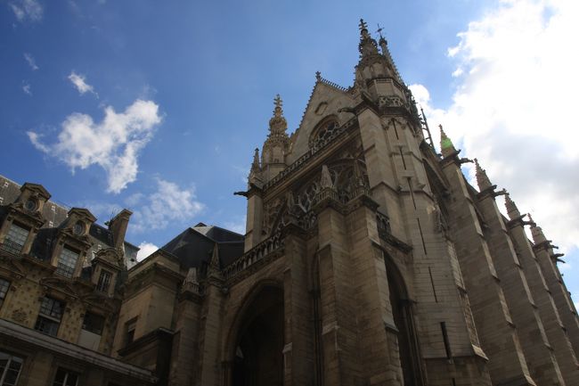 ノートルダム寺院のステンドグラスよりもさらに美しかったのはこちら<br />サント・シャペル