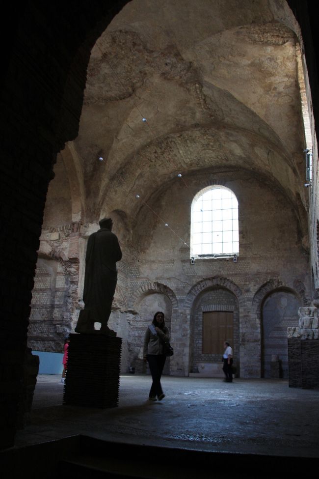 こちらは３世紀頃のローマ浴場跡に建てられたクリュニー大修道院の建物を利用したクリュニー中世美術館