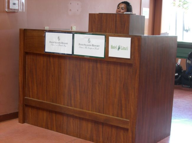 ラナイ島には３つのホテルがあります（内２つがフォーシーズンズ）<br />この島にはタクシーも走っておらず、交通手段は３つのホテルとシティを結ぶシャトルだけです。事前に申し込んでおけば滞在中は１人45＄で乗り放題ととても便利です。<br /><br />レンタカーの営業所が１件だけありますが（私達は利用していません）、ラナイ島は未舗装の道路も多く、事故や故障をしても保険の適用がないそうですよ。<br />