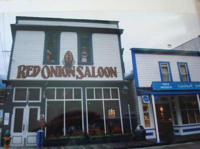 かつて,厳しい一日の労働を終えた人たちがここで一杯ひっかけて<br />疲れを癒したのでしょうか？<br />