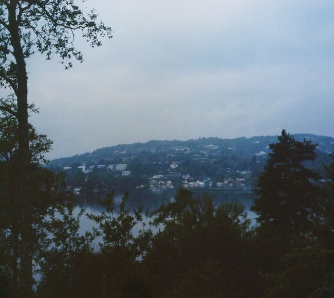 　グリーグの家の横の塩湖。