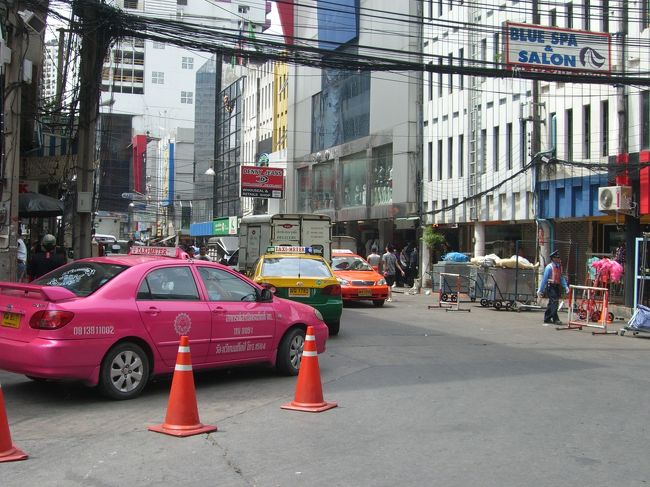 この場所は上の写真と同じ場所の２時間後です。<br />やっぱり凄い国だ…。