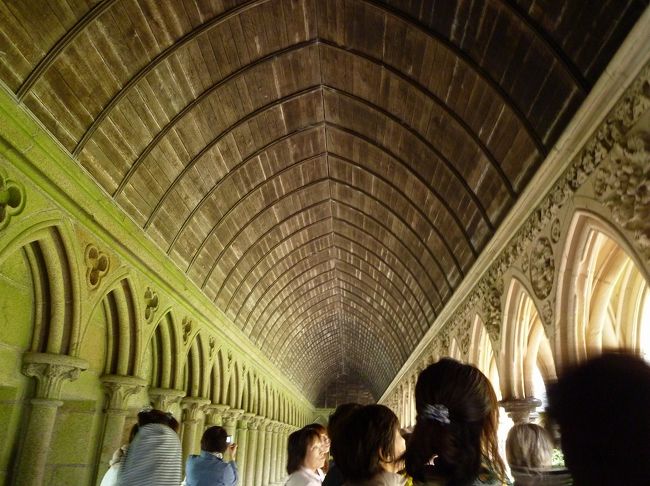 ここは、中庭的な僧たちの瞑想の場。<br />ここも、周りがいちいち、細やかで綺麗。<br />いろんな説明聞きましたが、忘れました♪