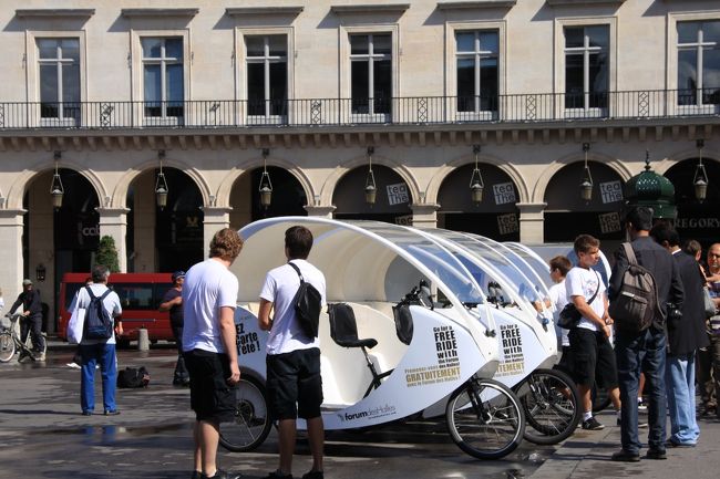 早朝から歩き回ってさすがに疲れ気味<br />一度ホテルに帰って夜の部に備えます。