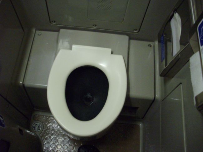 新幹線内トイレ綺麗です