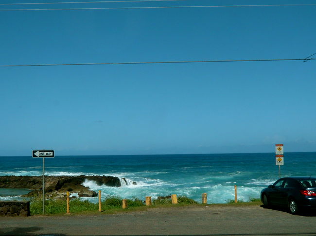 次はノースショアへ。<br />空も海も青いーーー。<br />きれいだけど波が荒いですよね。<br />だからサーフィンのメッカなんですね。