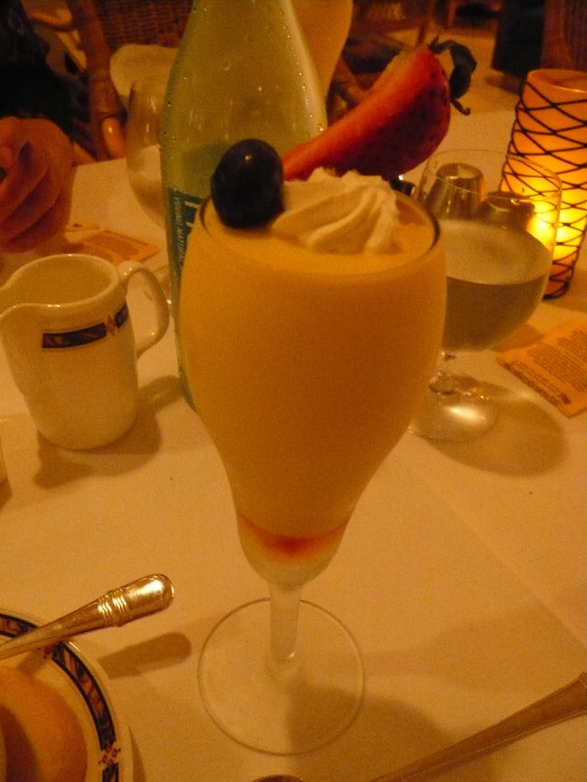 最後はかわいいムース。<br />ほどよい甘さでおいしかったです。<br />満腹になって、<br />お散歩しつつホテルまで帰りました★