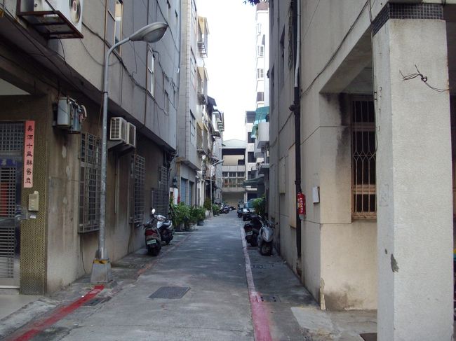 散歩途中、高雄の路地