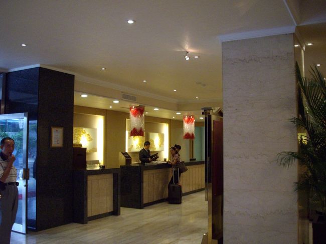 こちらはフロントです。スタッフみんな親切で、日本語が通じます