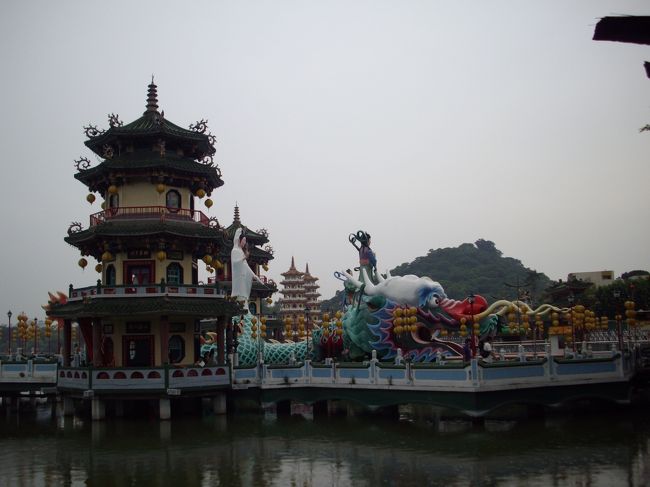 龍（春秋閣）が見えてやっとと思いましたが、ここではありませんまだ先です<br />もう足が限界に・・・。