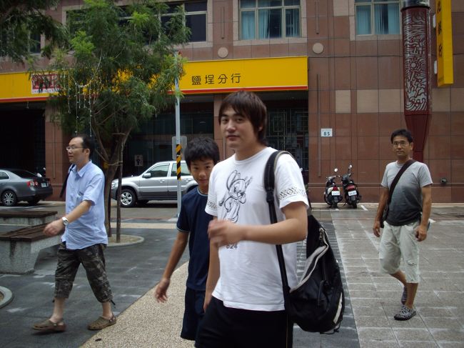 ホテルまで徒歩で帰ります