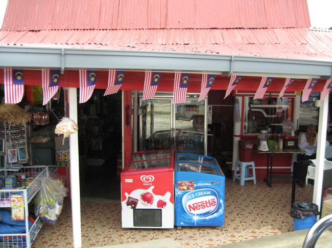 町のいたるところにマレーシアの国旗があったのはなんでだろう？？