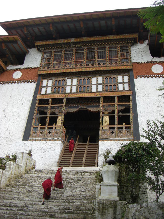 ゾンの入り口です。非常に立派な門構えです！