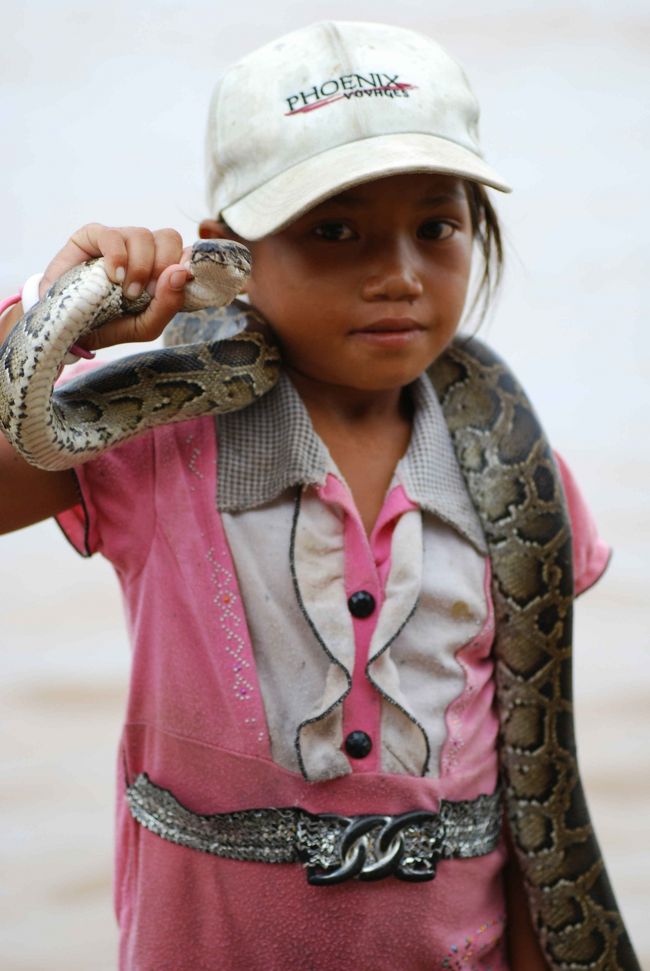 「へび使い？」の少女