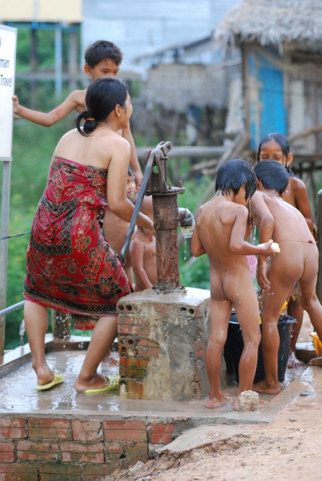 午後の日課は、水浴びです。本当に、楽しそう・・・