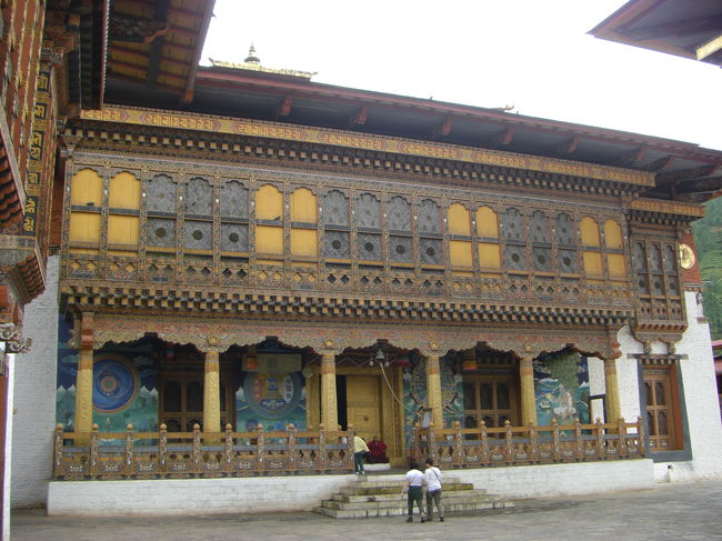 ゾンの一番奥二、大きな寺院がありました。