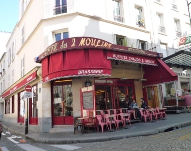 ☆７ｔｈ　ｄａｙ☆<br /><br />本日は丸々１日使える最終日。<br />映画『アメリ』の舞台“カフェ・レ・ドゥ・ムーラン”からスタート！<br />モンマルトルの商店街の一角にあります。