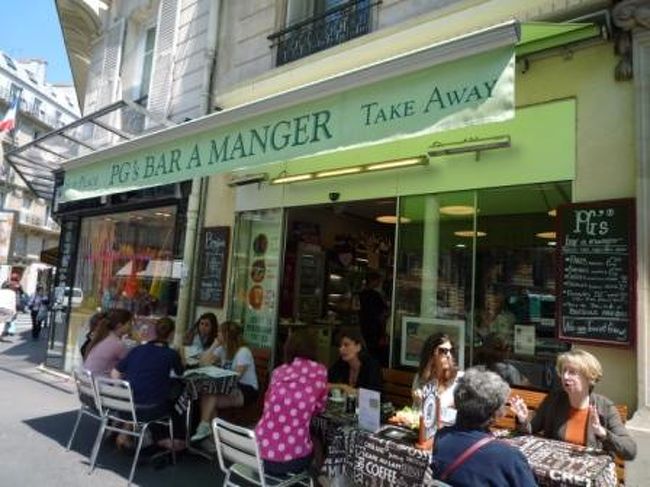 サン・ジェルマン・デ・プレでランチ。<br />この界隈は落ち着いてて、何気に好きかもー！<br /><br />ふら〜っと入ったイタリアン！？<br />お店の方が陽気でなかなかイイ感じ！