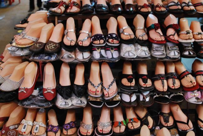 靴売り場の、「マネキン足」