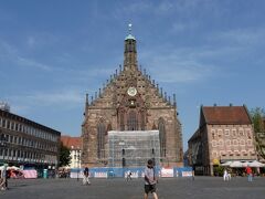 聖母教会（フラウエン教会）1349年に建てられました。イツ最古の仕掛け時計があります。