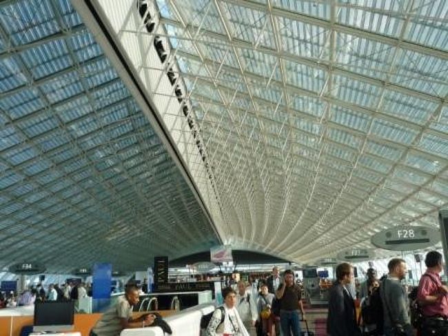 しかも、乗る飛行機が３０分Ｄｅｌａｙ。。。<br /><br />ＡＭＳでの乗継時間がそんなにないのにどーするのよ↓↓<br />