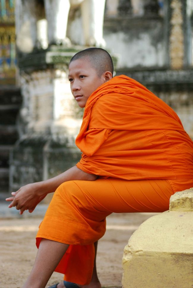 積極的に話しかけてくる僧侶もたくさんいます。