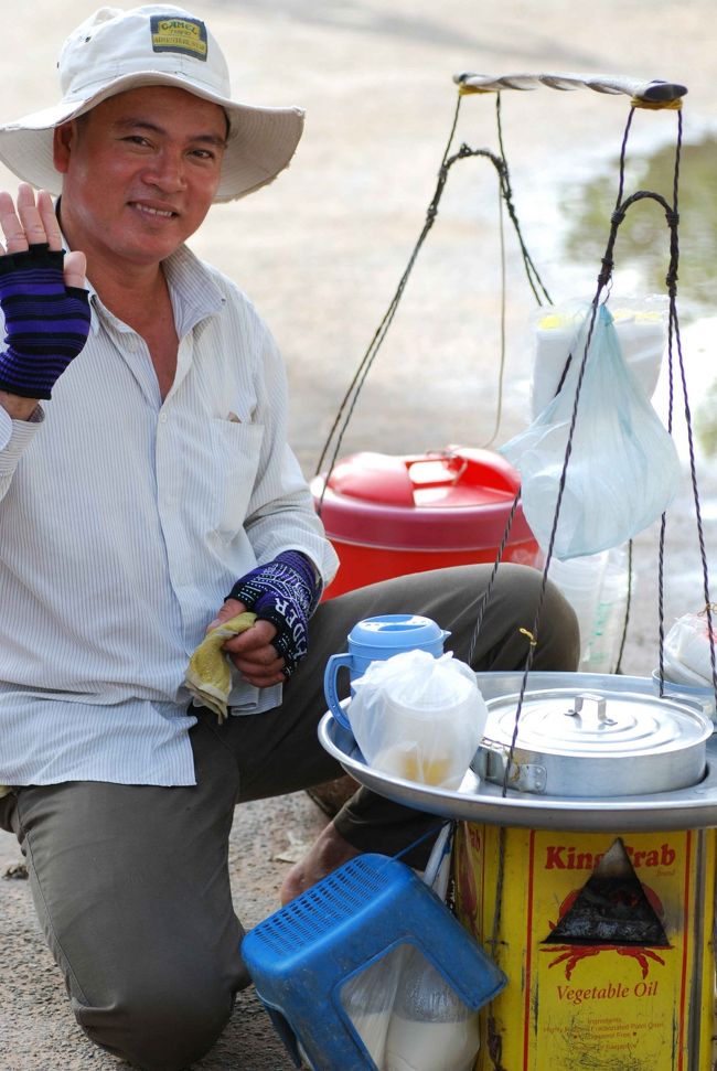 容器の中を開けて見せてくれました。豆乳でした。
