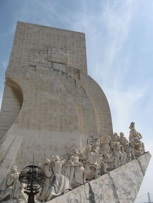 高さ52M、帆船をモチーフにした『発見のモニュメント』<br /><br />1960年、エンリケ王子の没後500年の記念碑として建てられました。<br />