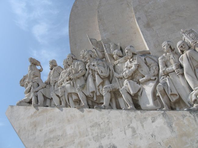 モニュメント東側