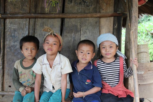地元の子供達です。良い感じに４人並んでくれました☆