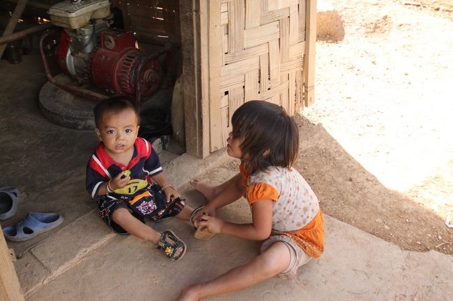 お姉ちゃんが子供の世話をしてました