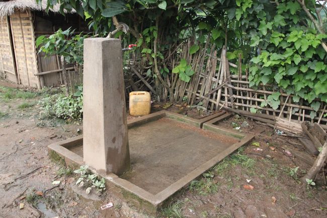 蛇口が集落に３か所あります。<br />昨日はこれで風呂に入りました。<br />使ったのは別の蛇口です。