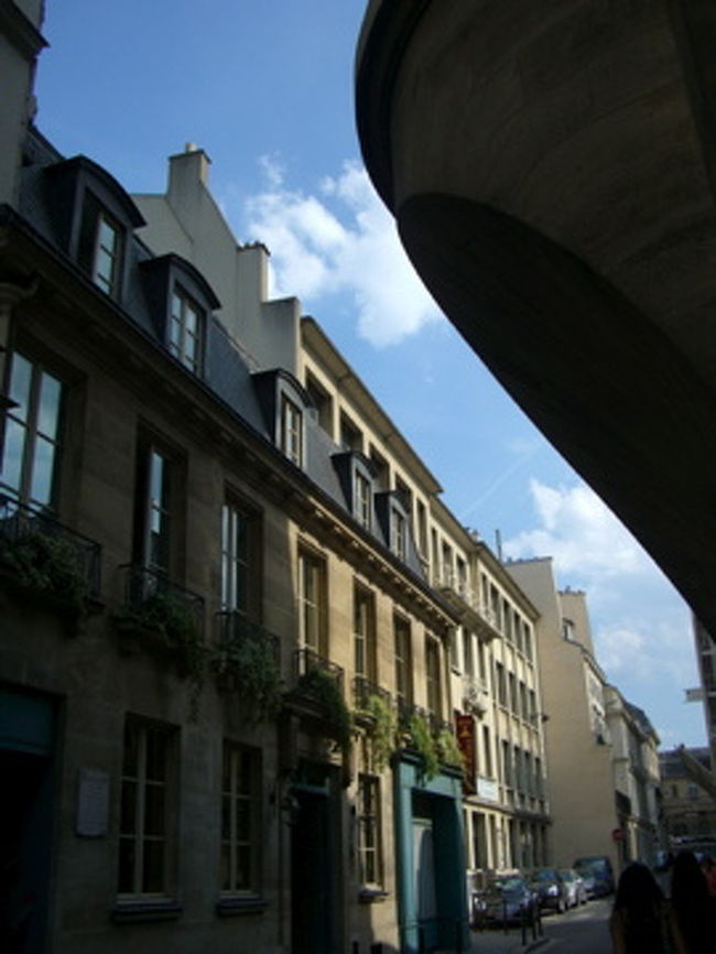 午後の強い陽射し。