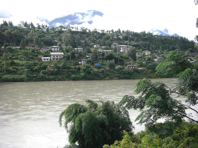 宿より対岸の街並みを望みます。