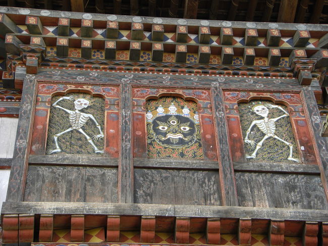 初登場の骸骨の守り神！