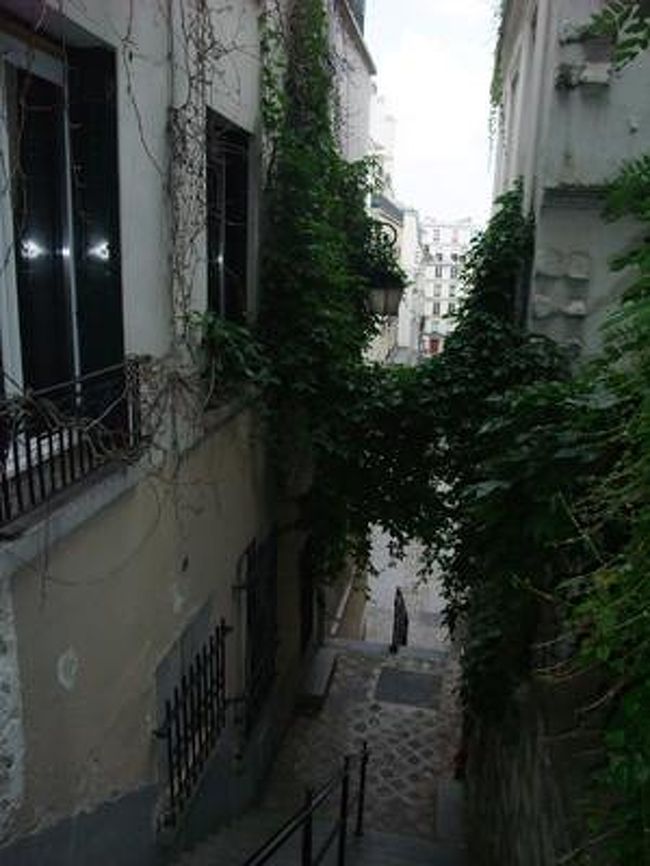 くだる。<br /><br /><br /><br />真ん中に写ってる人は、なにやら熱心に写真を撮ってた。