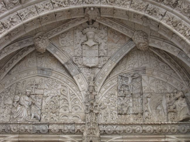 ティンバヌムと呼ばれる盾型壁<br /><br />聖ジェロニモスの生涯が描かれています。