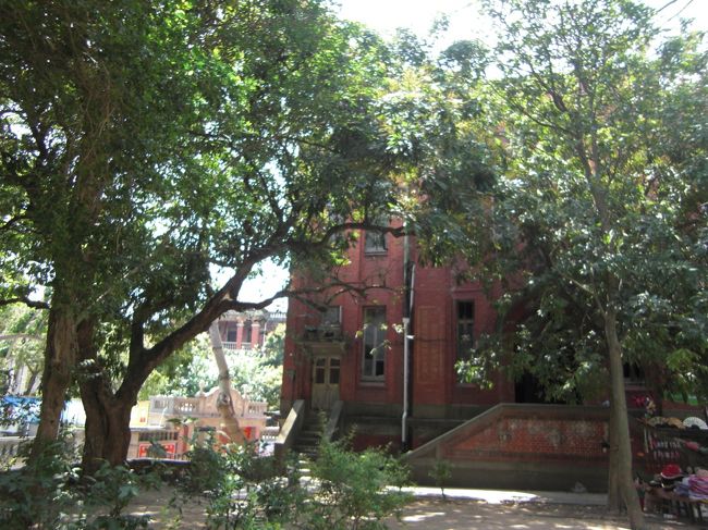 元日本領事館らしい。<br />日本人は必ず訪れるらしいが、<br />日本人には出合えず・・・